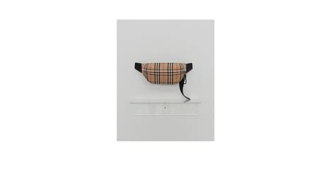 foto montgomery burberry|burberry check print history.